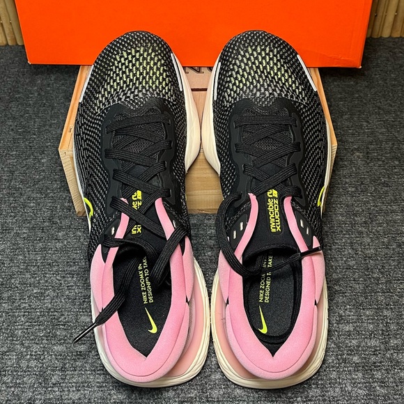 NIKE WMNS ZOOMX INVINCIBLE RUN FK, W12 - Picture 2 of 14